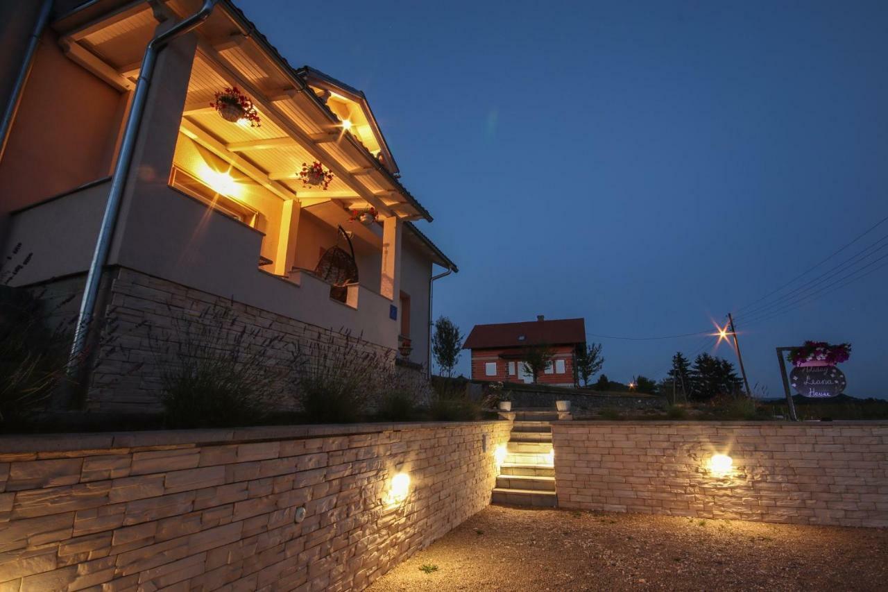 Holiday House Leona Otočac Buitenkant foto